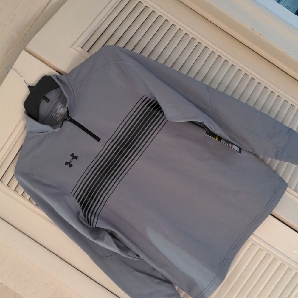 Men's Under Armor All season gear men's small loose fit pull over gray NWT